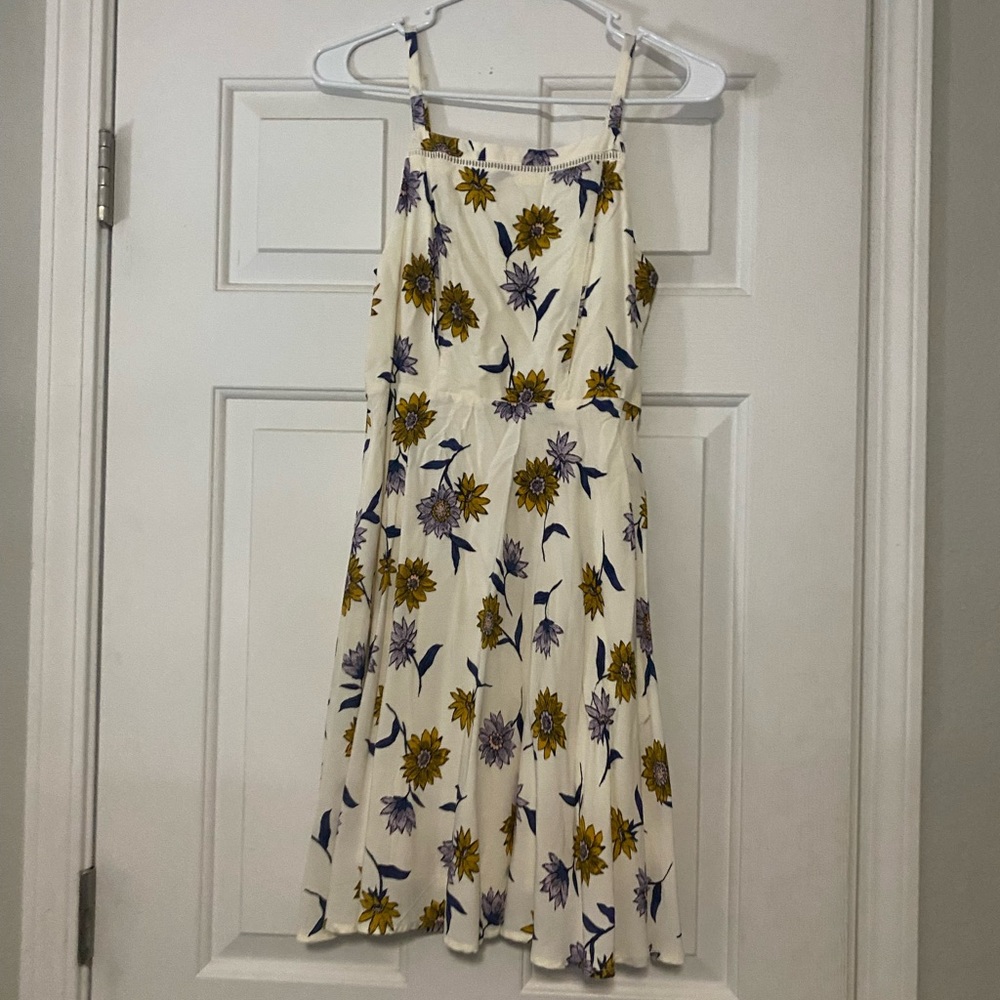 BRAND NEW Floral Flower White Dress Old Navy
